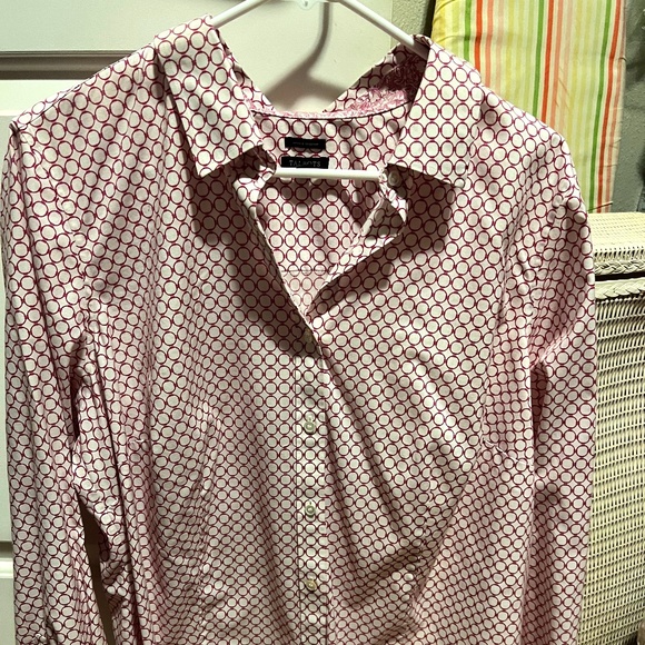 Talbots Tops - Talbots blouse, white with magenta pattern size 16w, wrinkle resistant